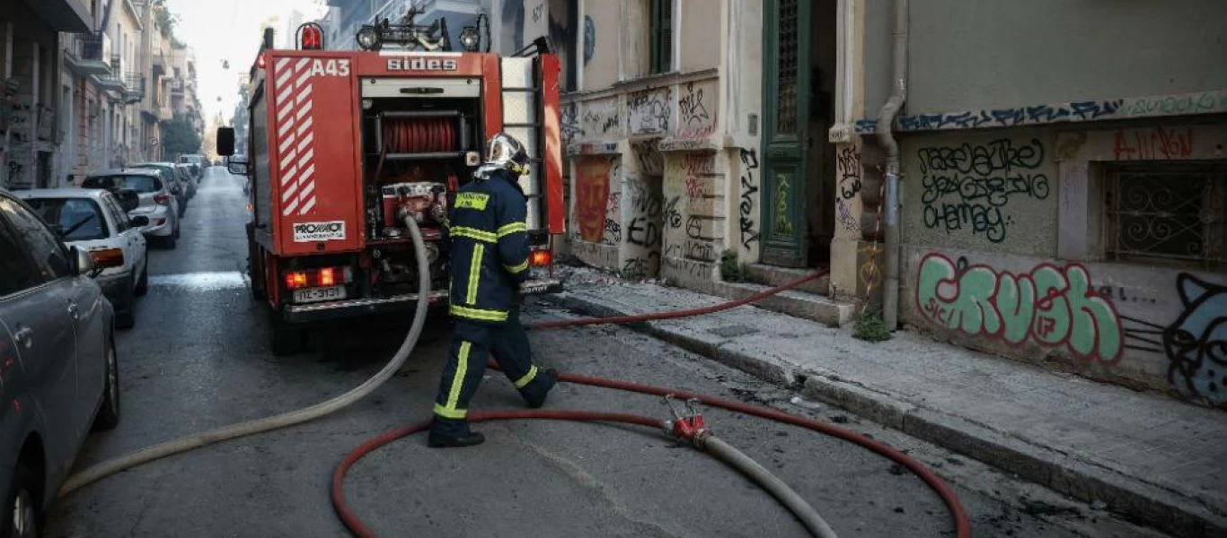 Θεσσαλονίκη: Απεγκλωβίστηκε ηλικιωμένη από διαμέρισμα που καιγόταν